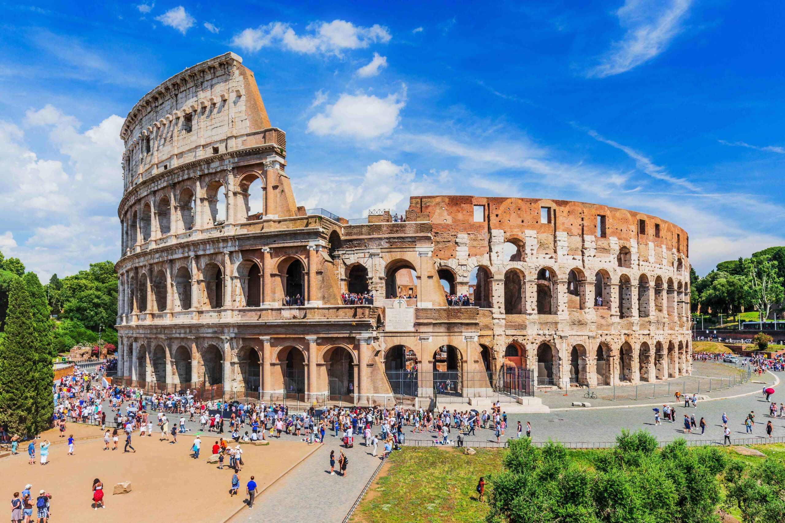 Rom, Italien. Das Kolosseum oder Kolosseum an einem sonnigen Tag.